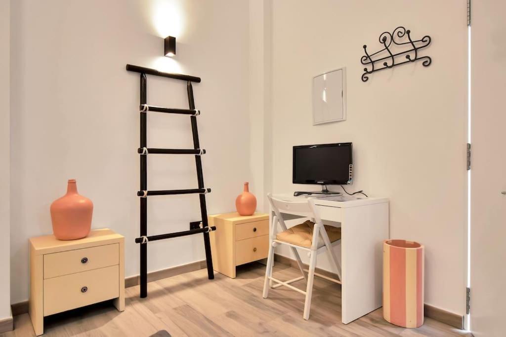 Moderno Loft En El Corazon Historico De Estepona - Casa Pepita 17 Extérieur photo